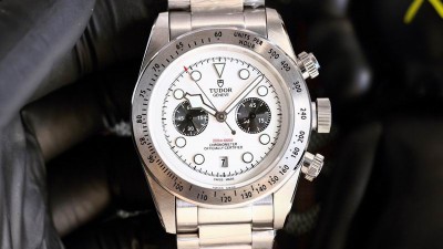 튜* Black Bay Chrono 화이트