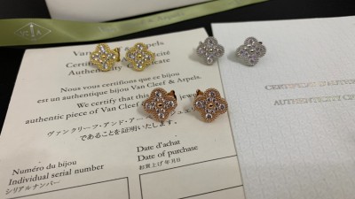 반ㅋ리프 빈티지 알함브라 클립 이어링 다이아몬드 파베