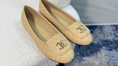 [NORMAL] 샤ㄴ 퀄팅 더블C 플랫슈즈 베이지