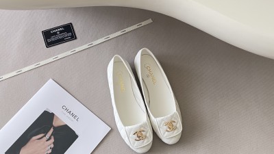 [NORMAL] 샤ㄴ 퀼팅CC 금장 메리제인 슈즈 화이트