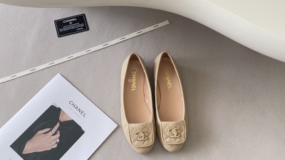 [NORMAL] 샤ㄴ 퀼팅CC 금장 메리제인 슈즈 베이지