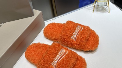 [GOOD] 공용 발ㄹ시아가 시그니처 퍼 슬리퍼 오렌지