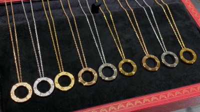 까ㄹ띠에 러브 펜던트