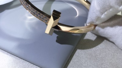 티ㅍ니 T1 와이드 힌지드 뱅글 브레이슬릿