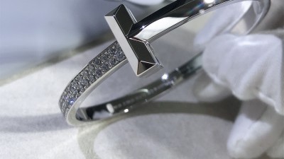 티ㅍ니 T1 와이드 힌지드 뱅글 브레이슬릿