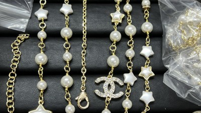 샤ㄴ CC로고 진주 목걸이