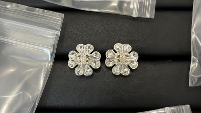 샤ㄴ 클로버 하트 라인스톤 이어링