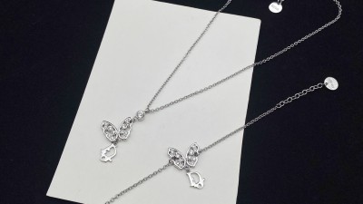 디ㅇ 오블리크 나비 펜던트 브레이슬릿