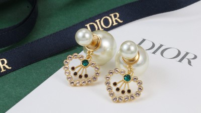 디ㅇ 하트 펜던트 이어링