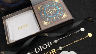 디ㅇ 레볼루션 브레이슬릿