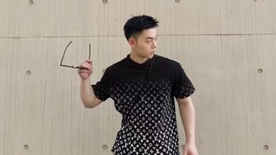 [공용] 루ㅇ비통 LVSE 모노그램 그라디언트 티셔츠