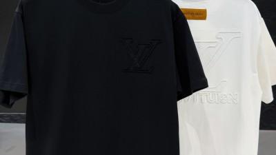 [공용] 루ㅇ비통 모노그램 백로고 티셔츠 2컬러
