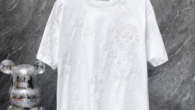 크ㄹ하츠 홀스슈 멀티크로스 티셔츠