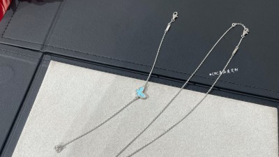 반ㅋ리프 스위트 알함브라 버터플라이 목걸이