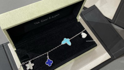 반ㅋ리프 럭키 알함브라 브레이슬릿 4모티브