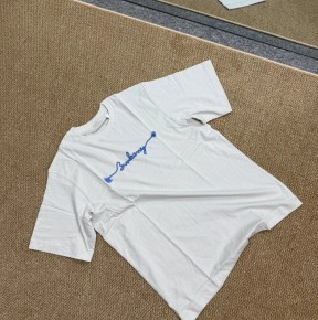 [공용] 버ㅂ리 노트 로고 코튼 반소매 티셔츠